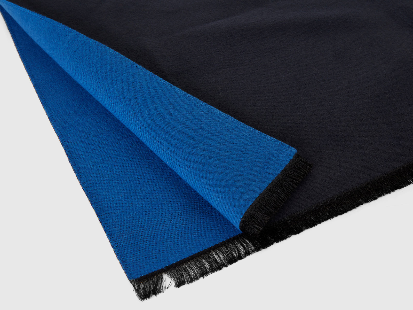 Sciarpa bicolor con frange da donna blu scuro 2 | Benetton Outlet
