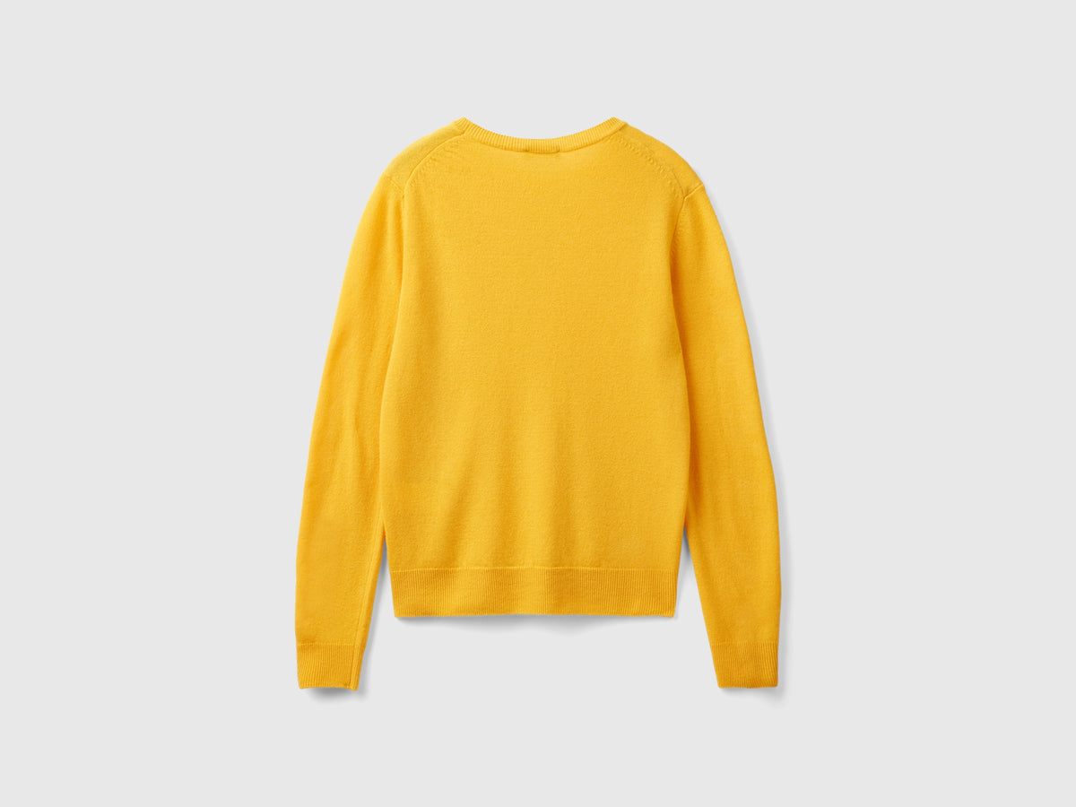 Maglia girocollo giallo ocra in pura lana Merino
