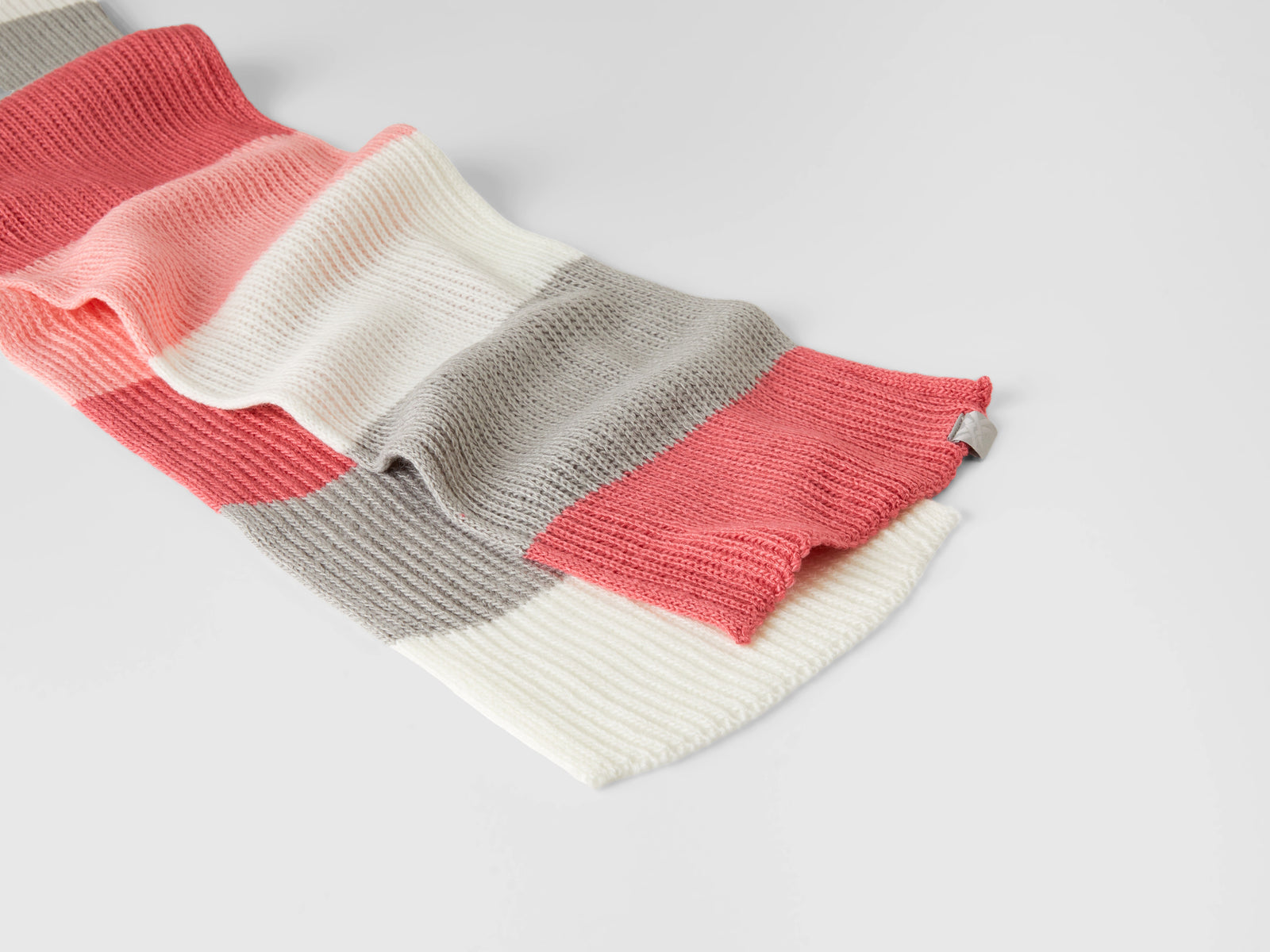 Sciarpa a righe da bambino salmone 2 | Benetton Outlet