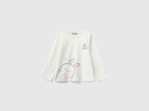 T-shirt con stampa glitter