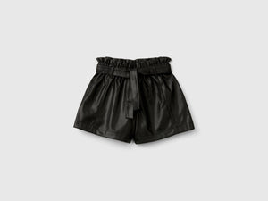 Shorts in tessuto spalmato