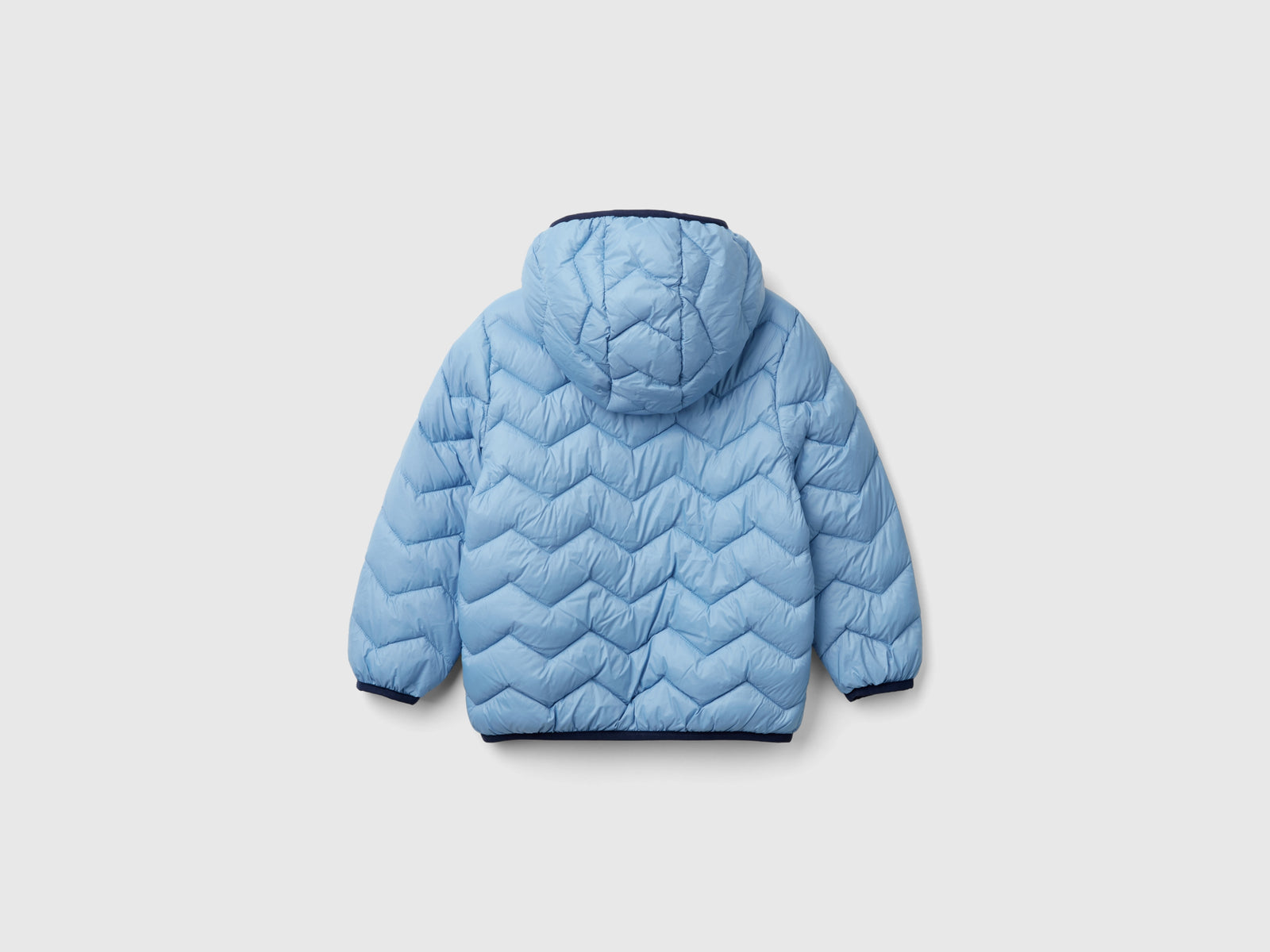 Giubbotto imbottito con cappuccio da bimbo azzurro 2 | Benetton Outlet