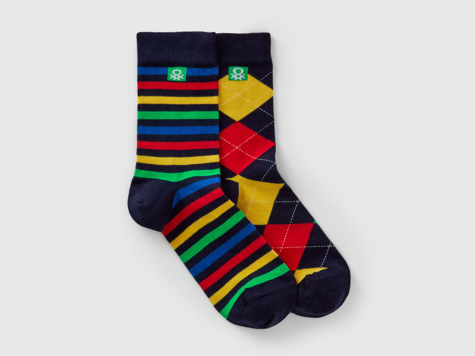 Due paia di calzini alti fantasia da uomo multi-color | Benetton Outlet