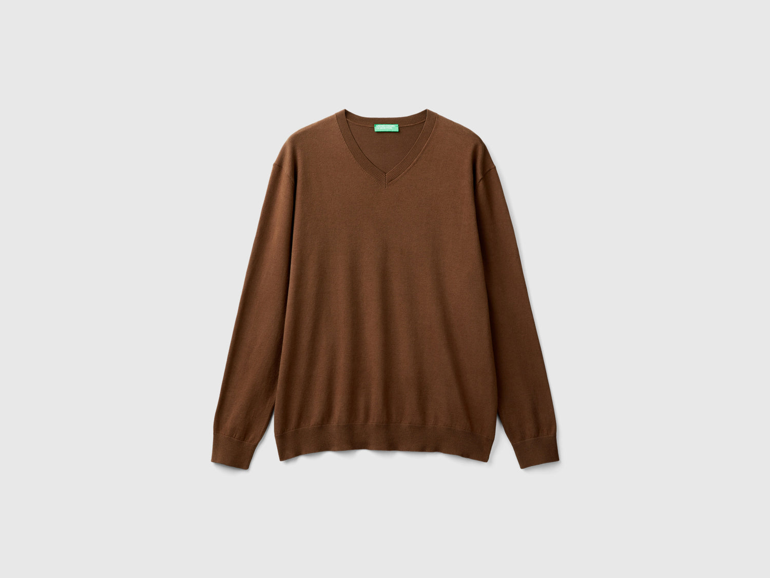 Maglia scollo a V in misto cotone leggero da uomo marrone | Benetton Outlet