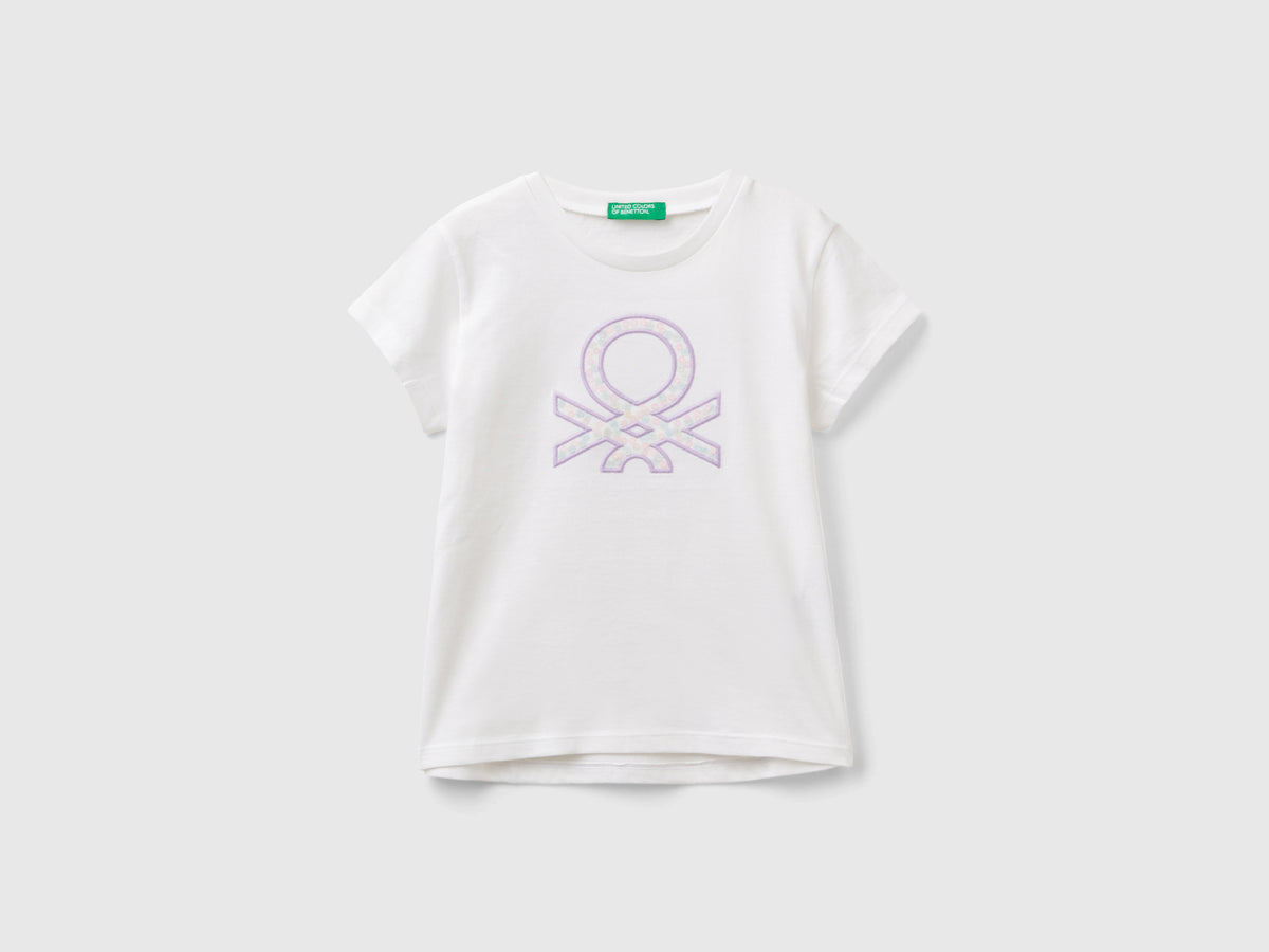 Maglietta con ricamo logo in cotone bio
