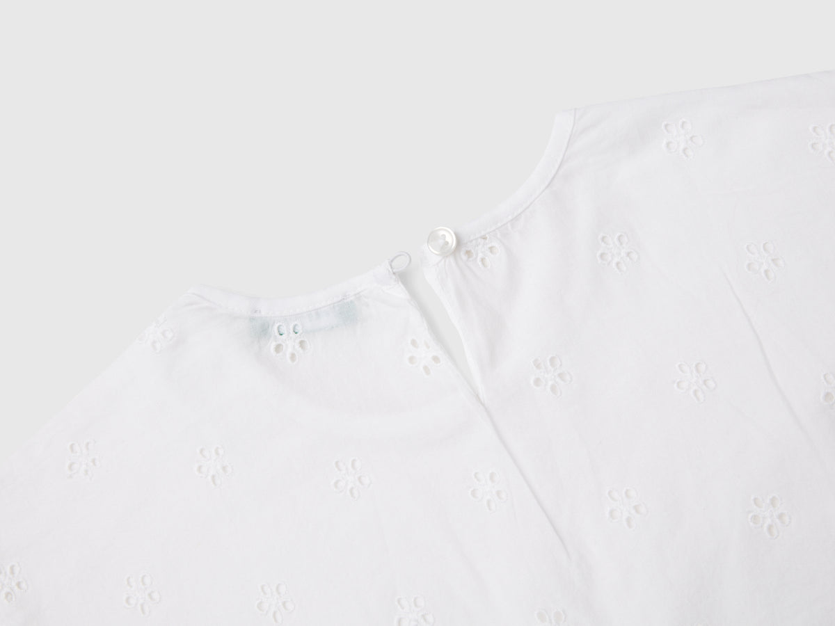 T-shirt con rouches e ricami sangallo