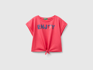 T-shirt con stampa e nodo