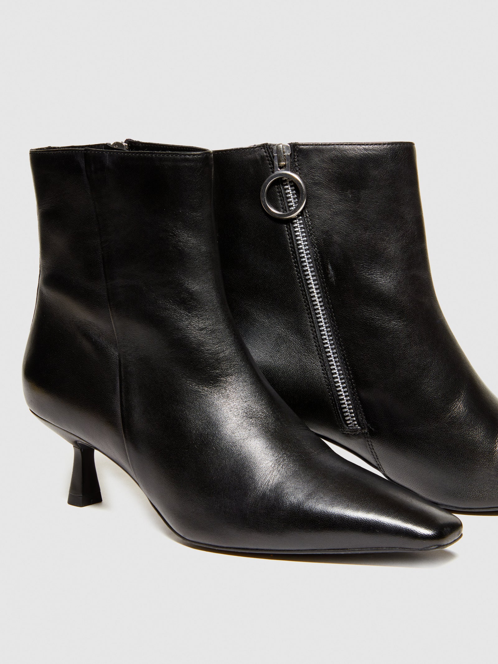 Tronchetti in pelle da donna nero 3 | Sisley Outlet