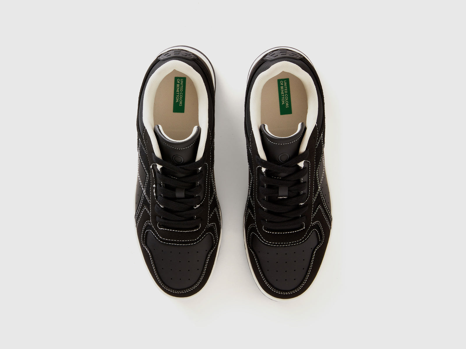 Sneakers basse da donna nero 4 | Benetton Outlet