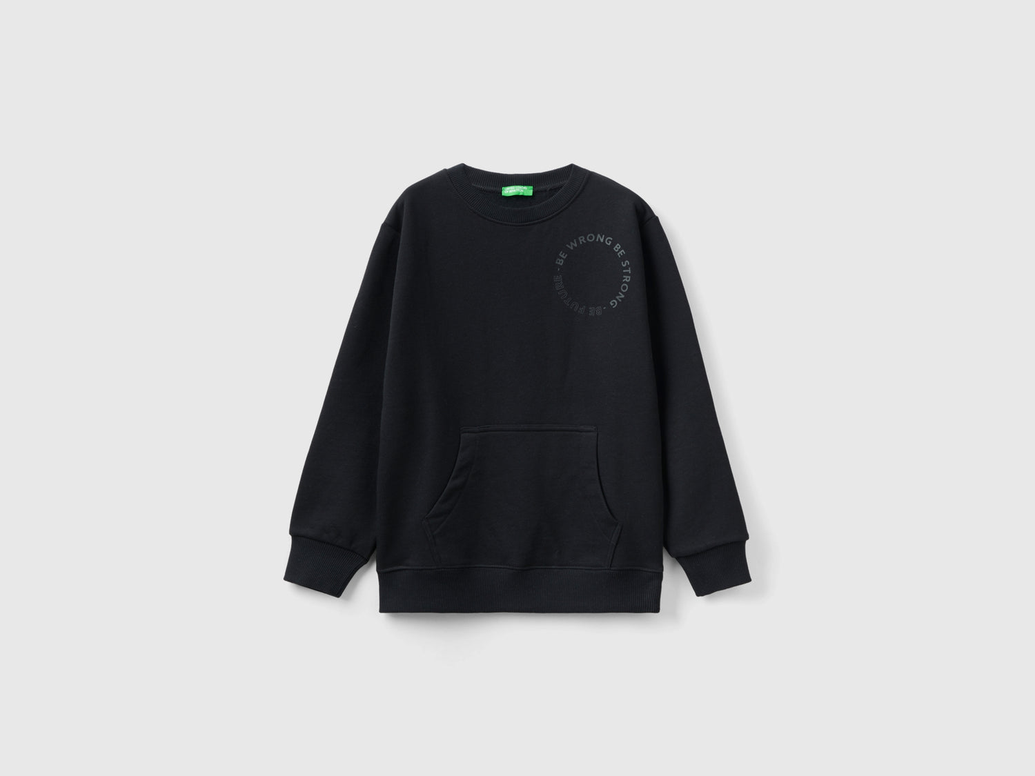 Calda felpa regular fit con stampa da bambino nero | Benetton Outlet