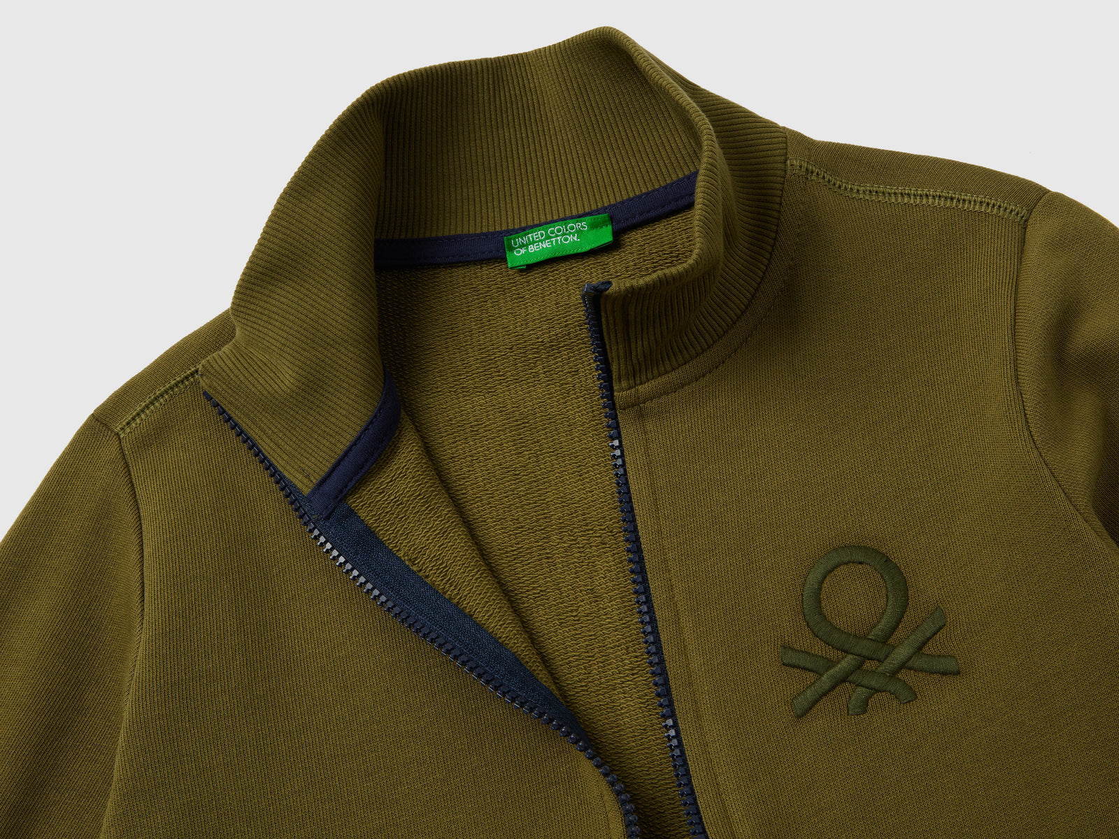 Felpa con zip in puro cotone da bambino verde militare 2 | Benetton Outlet
