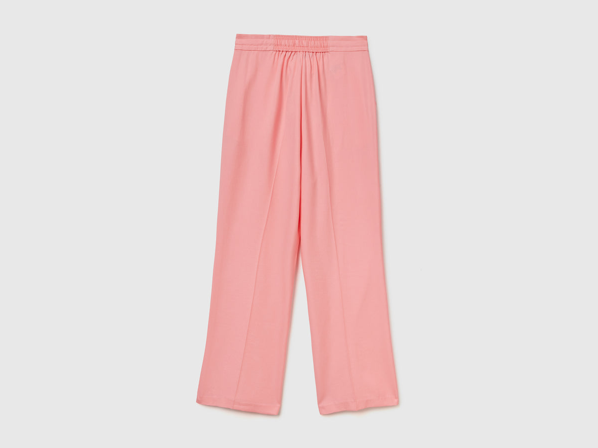 Pantaloni lunghi in lyocell fluido e leggero