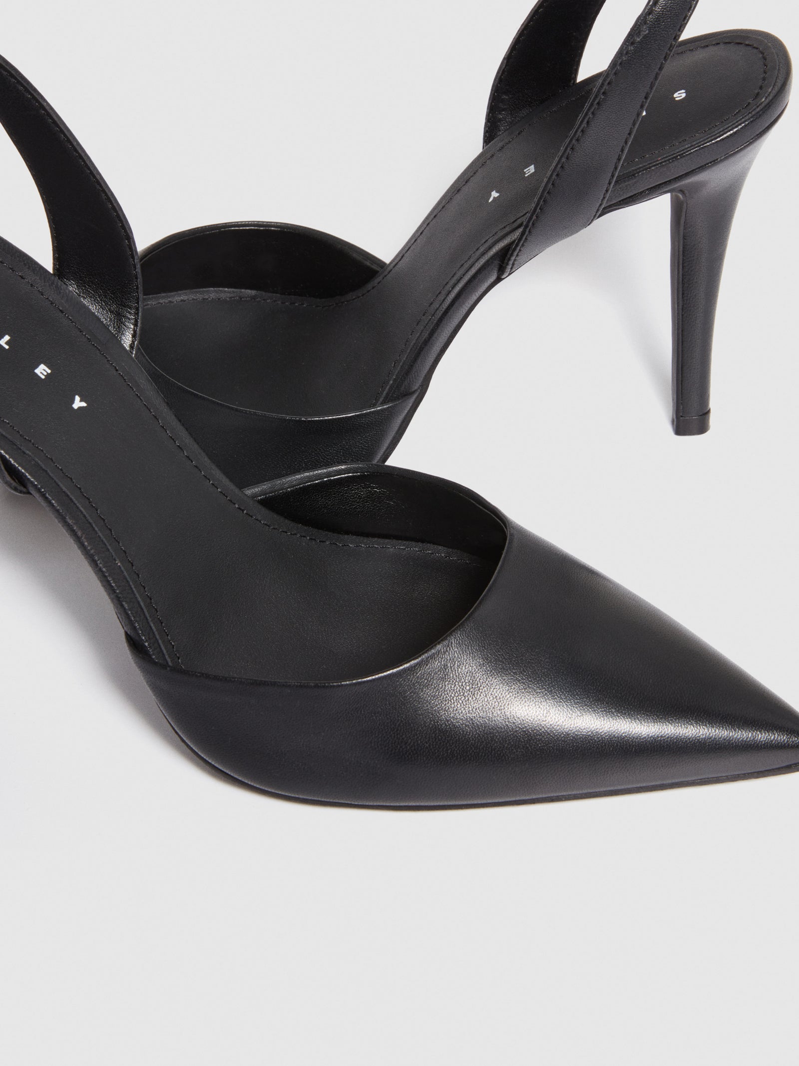 Slingback in pelle da donna nero 3 | Sisley Outlet