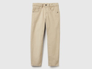 Pantaloni slim fit in velluto stretch