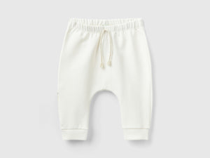 Pantaloni in calda felpa con taschino