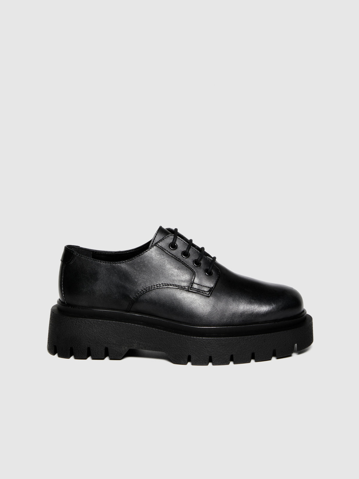 Derby in pelle con suola chunky
