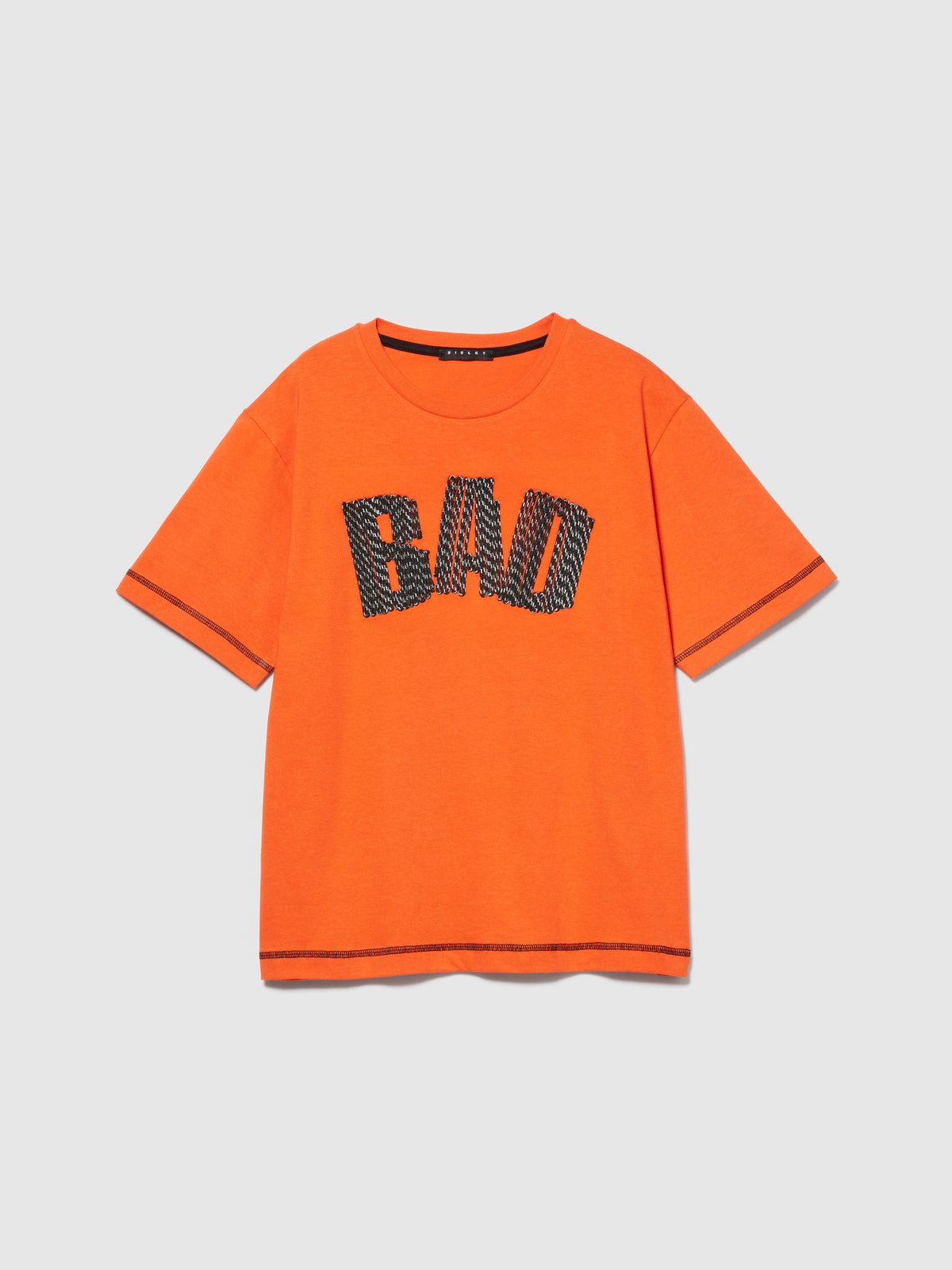 T-shirt con ricamo