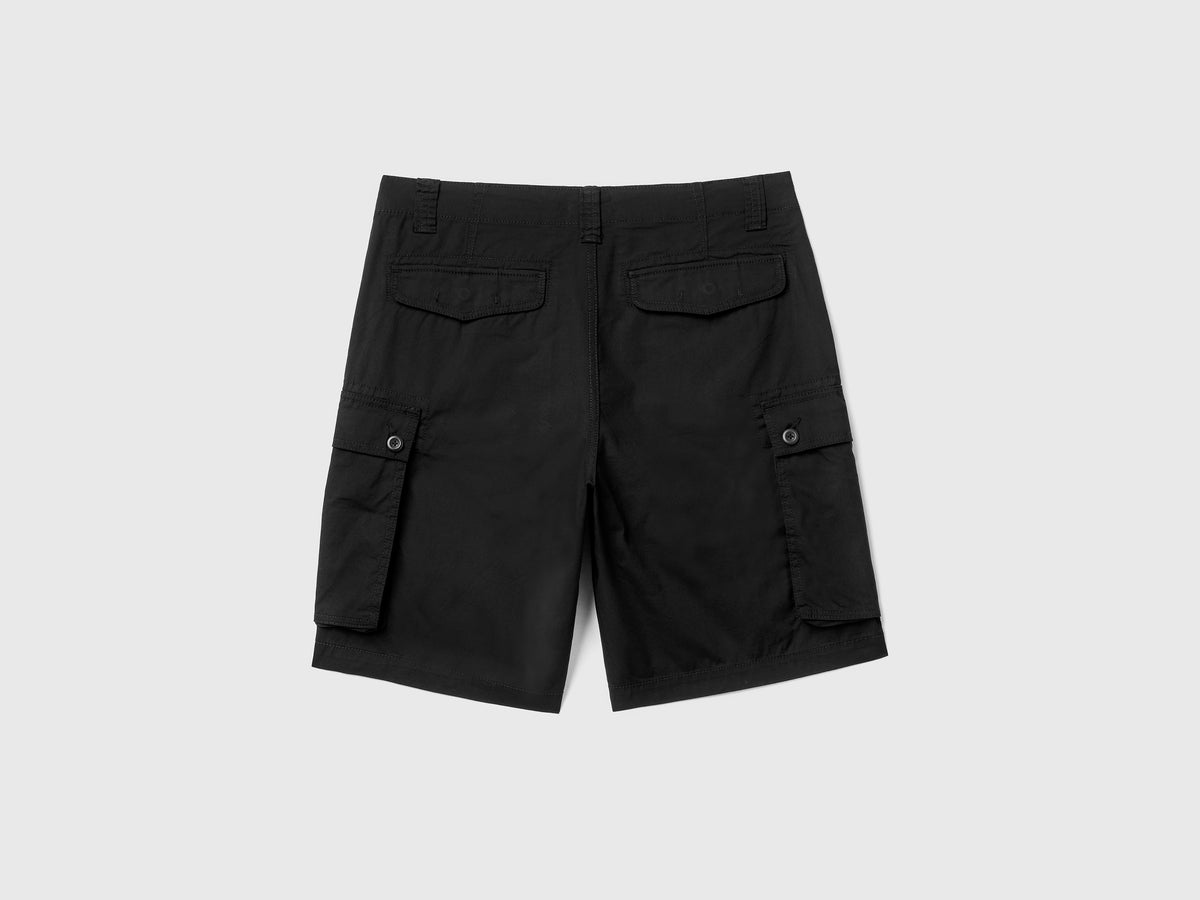 Pantaloni corti modello cargo in canvas di 100% cotone