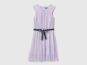 Vestito plissettato con cintura
