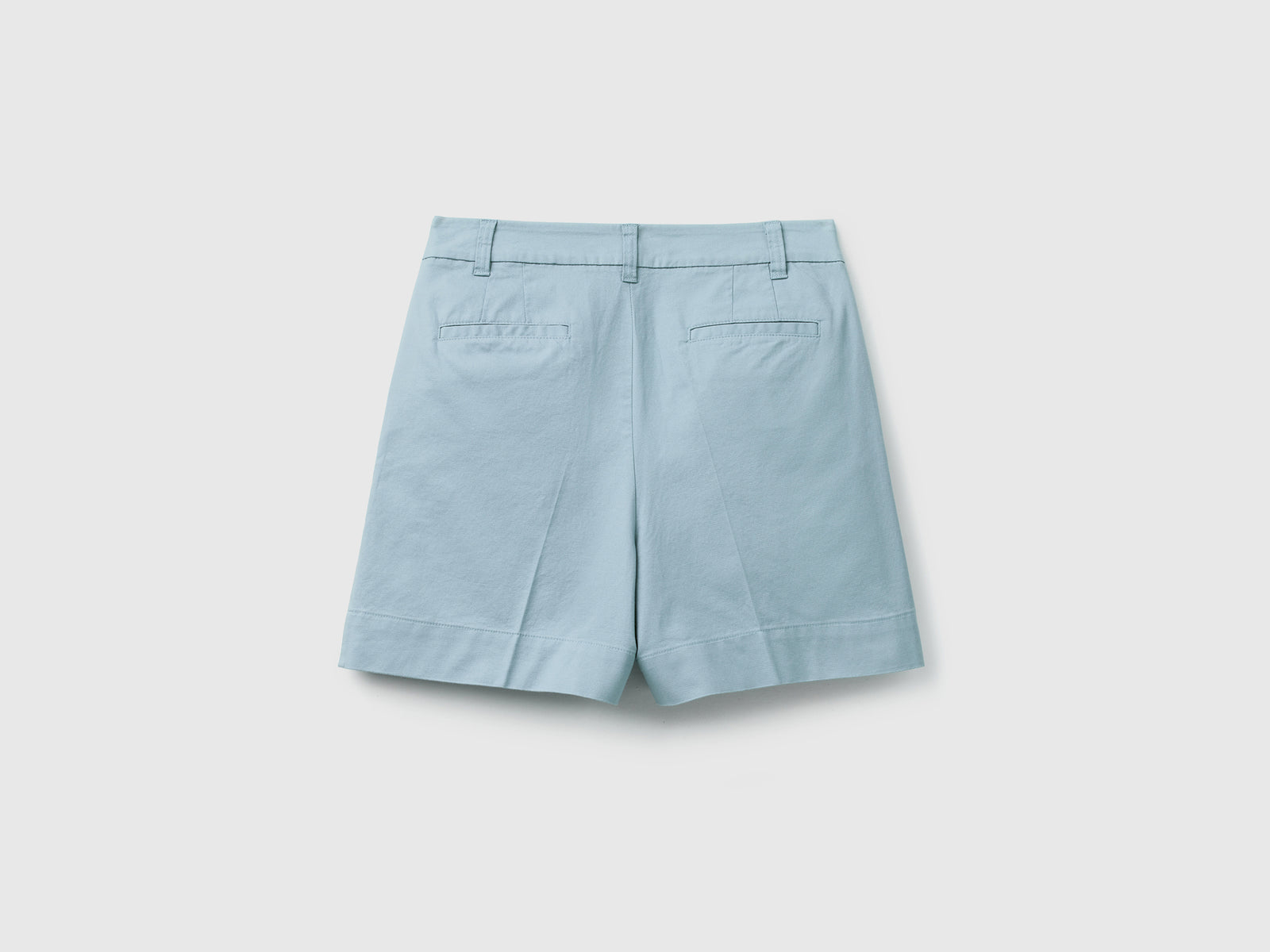 Shorts in cotone elasticizzato da donna celeste 2 | Benetton Outlet