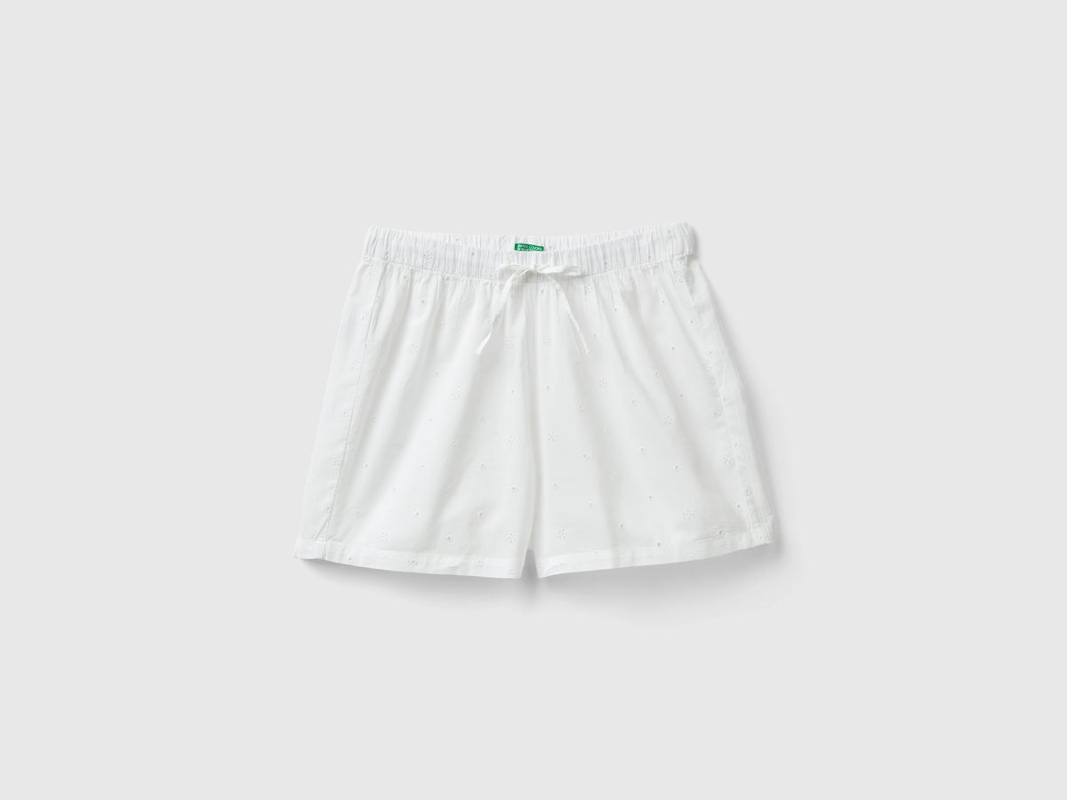 Shorts con ricami sangallo