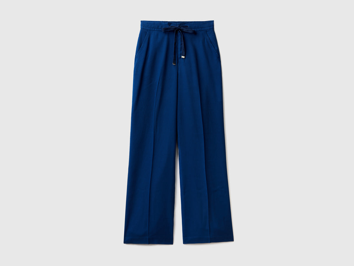 Pantaloni lunghi in lyocell fluido e leggero