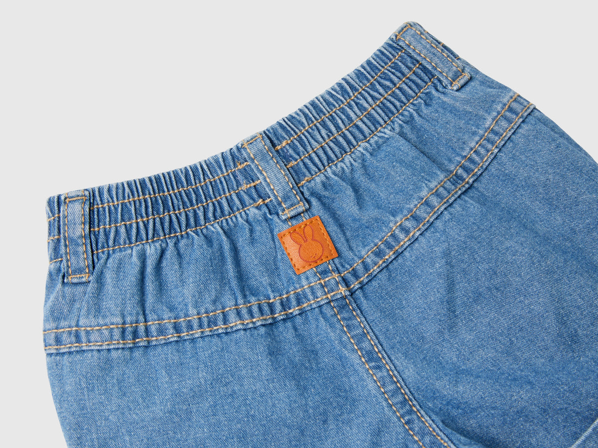 Pantaloni corti in jeans leggero