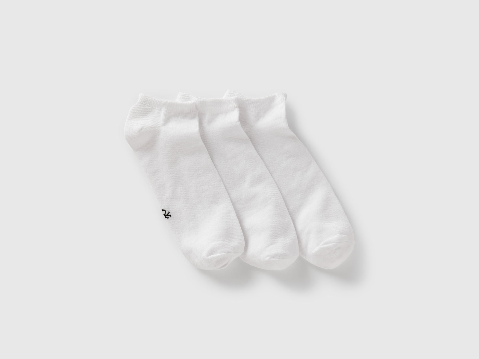 Tre paia di calzini corti da uomo bianco | Benetton Outlet