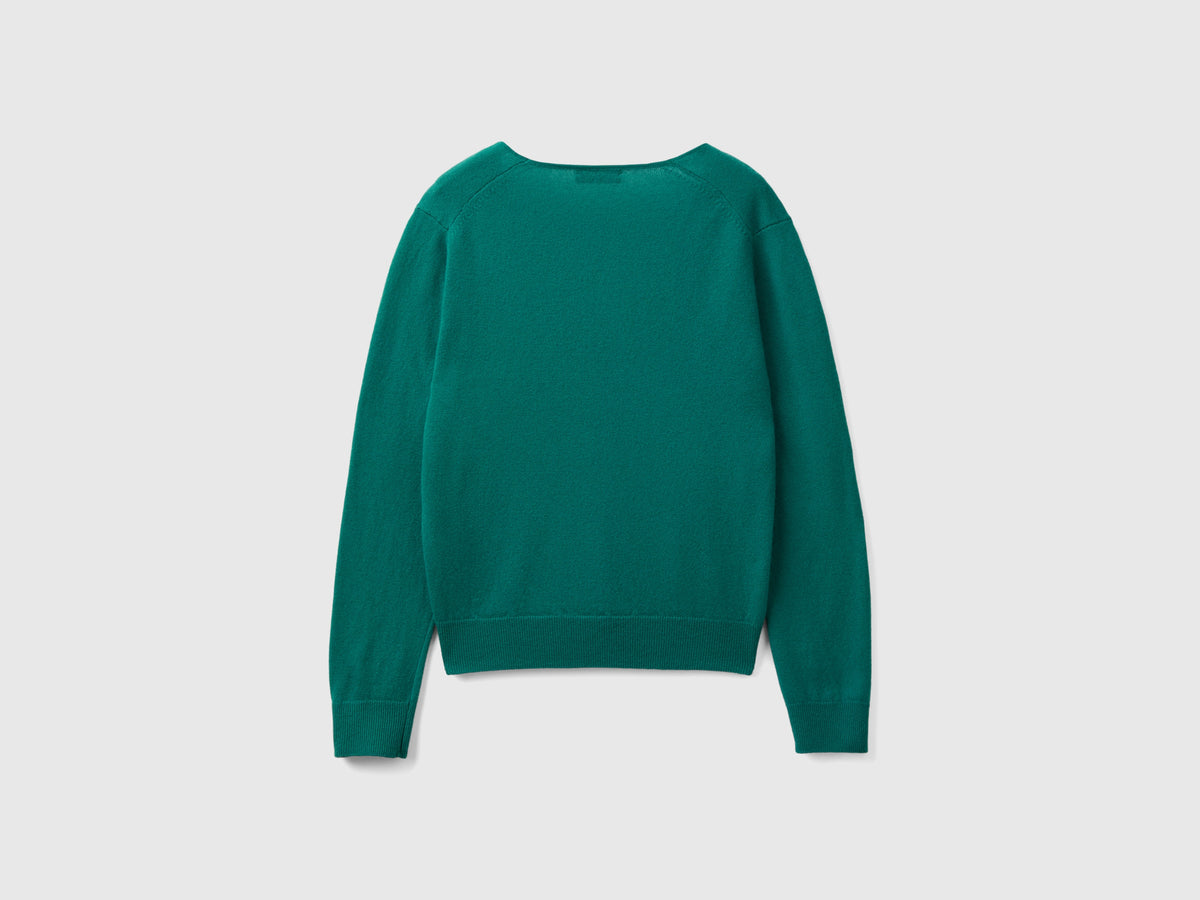 Forest green V-neck sweater in pure Merino wool