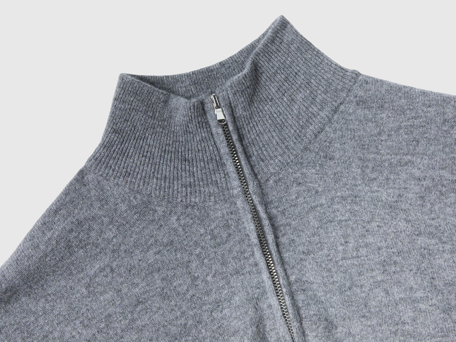 Maglia zippata in 100% lana Merino da uomo grigio scuro 3 | Benetton Outlet