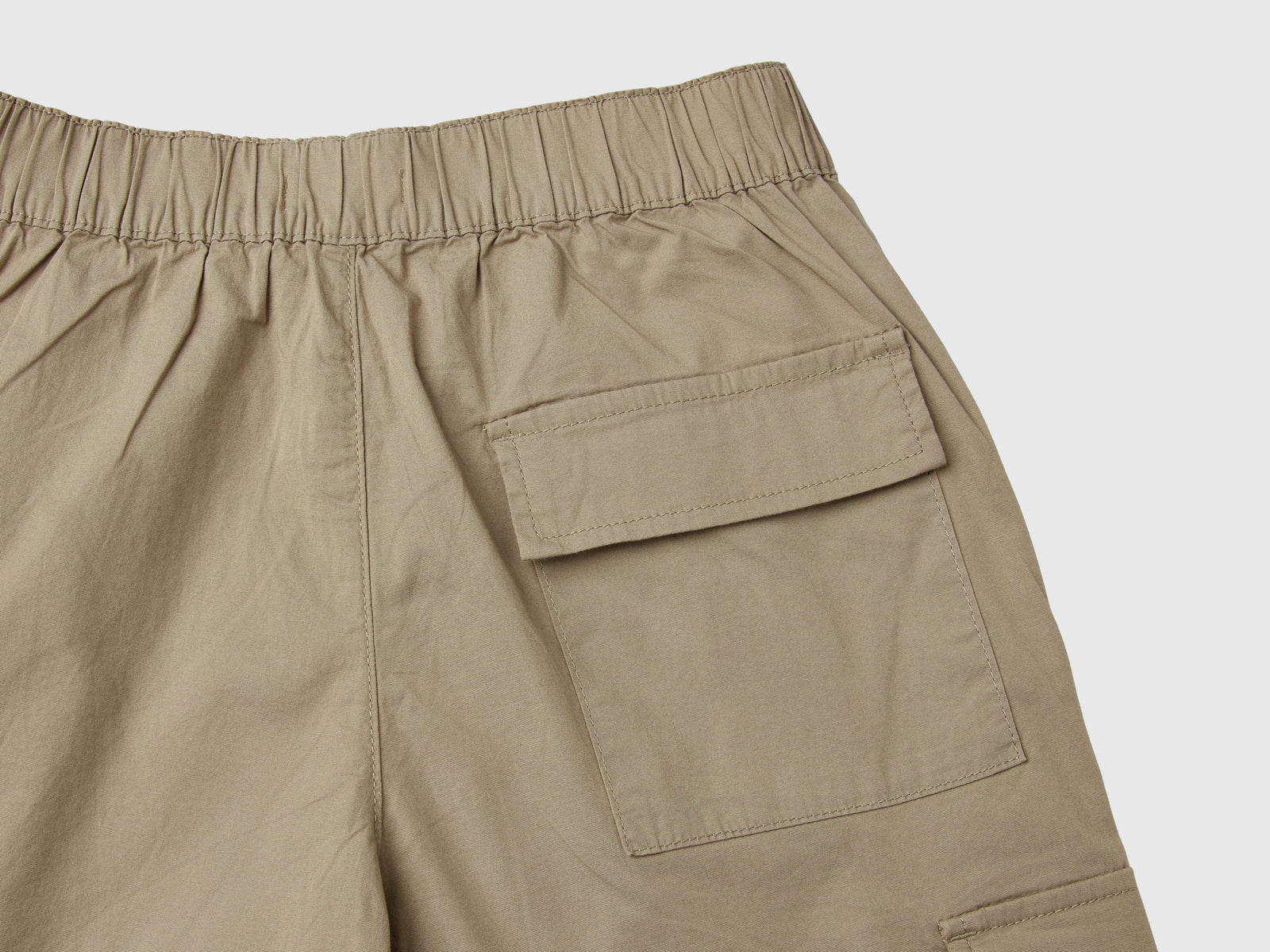 Pantaloni parachute in cotone stretch da bambino verde chiaro 2 | Benetton Outlet