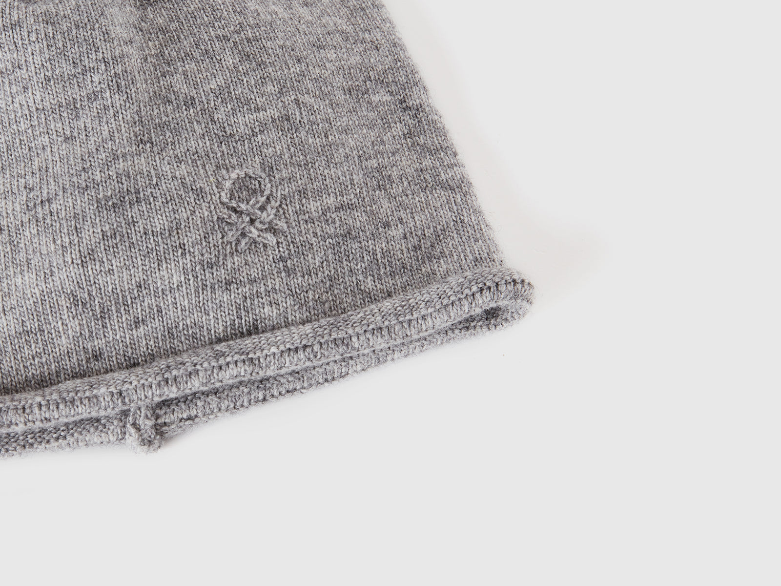 Cappello in misto cashmere da donna grigio chiaro 3 | Benetton Outlet