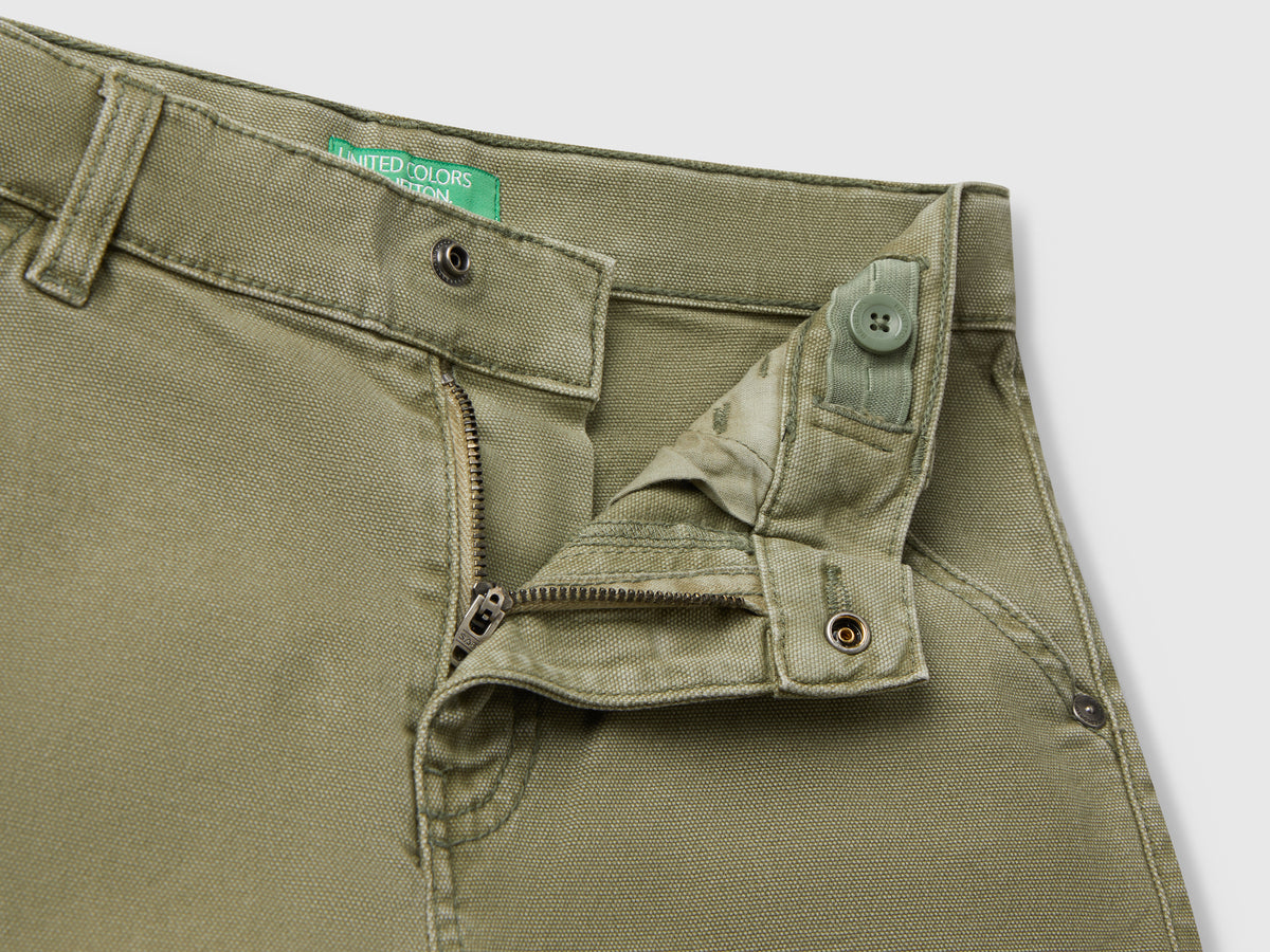 Jeans cargo al ginocchio