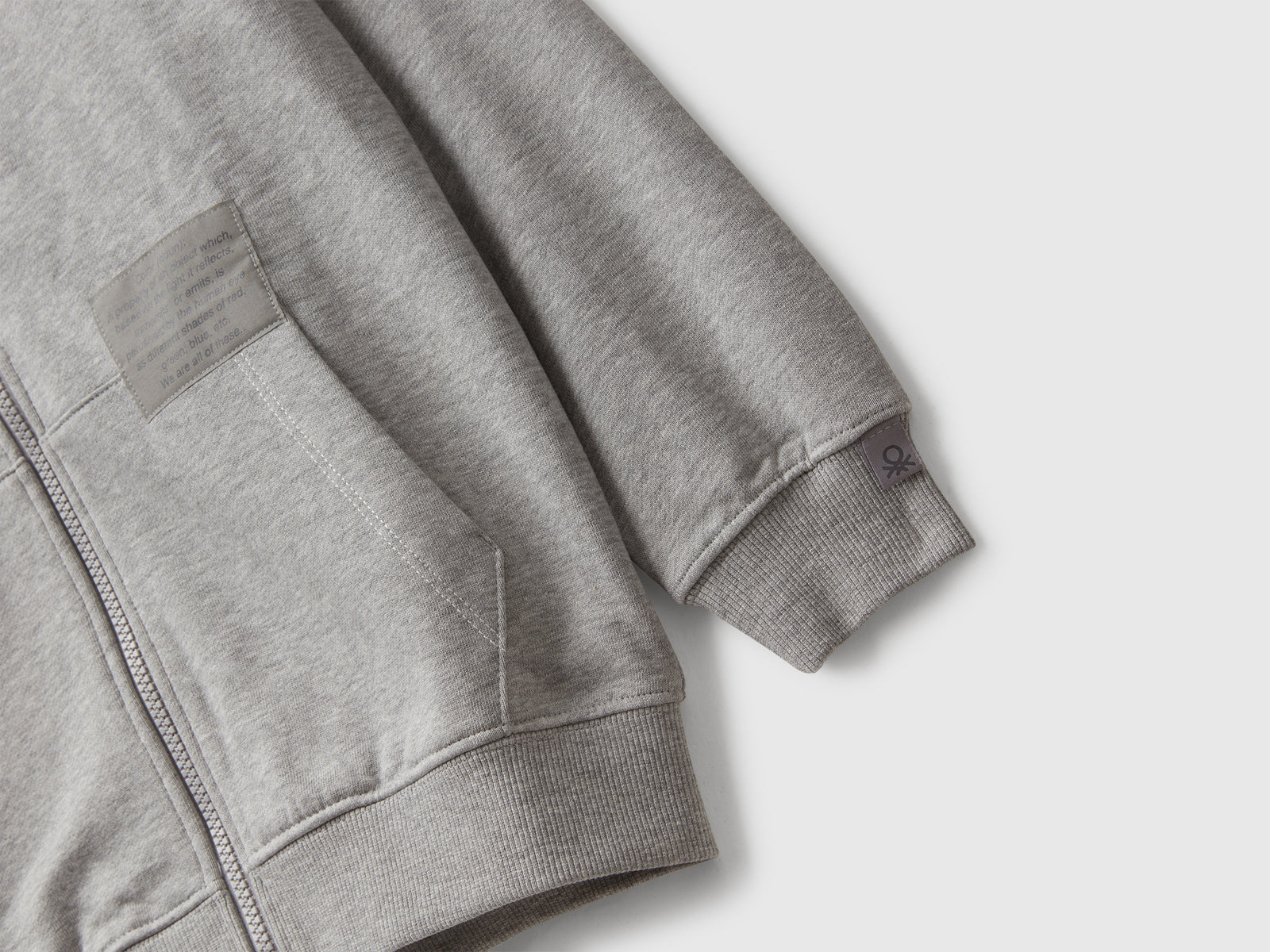 Felpa over fit con zip da bambino grigio chiaro 3 | Benetton Outlet