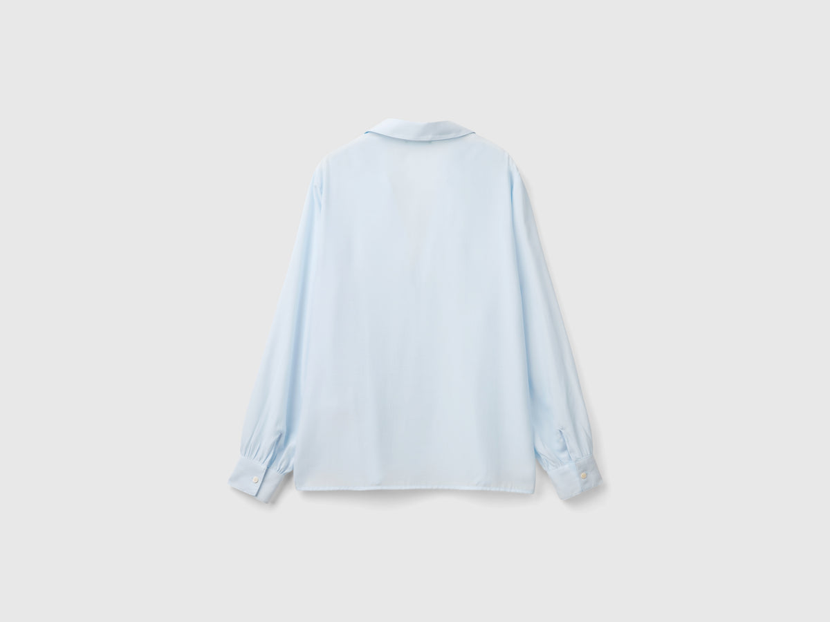 Camicia con scollo a V