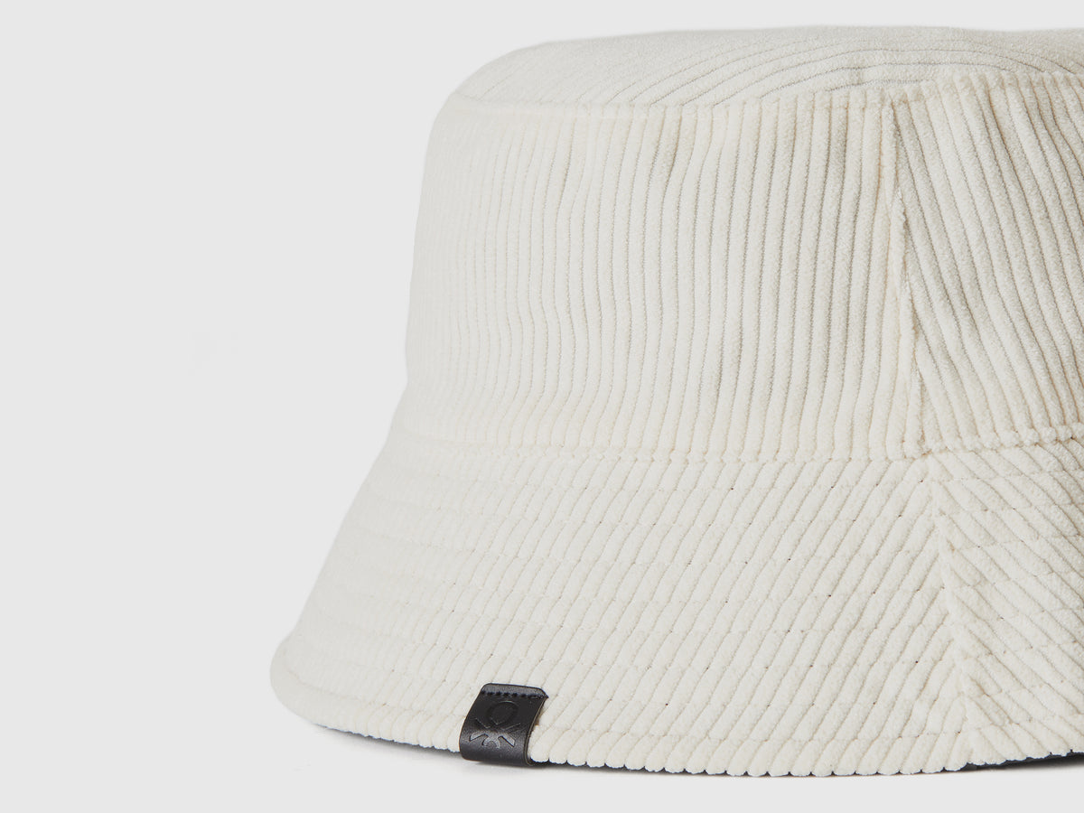 Cappello reversibile stile pescatore