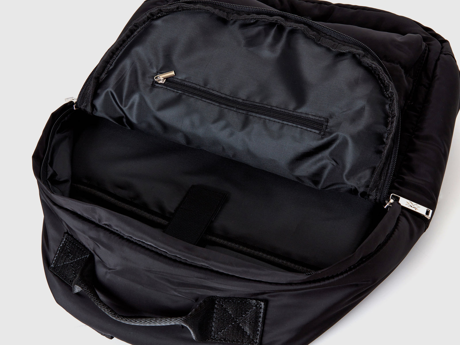 Zaino imbottito da uomo nero 3 | Benetton Outlet