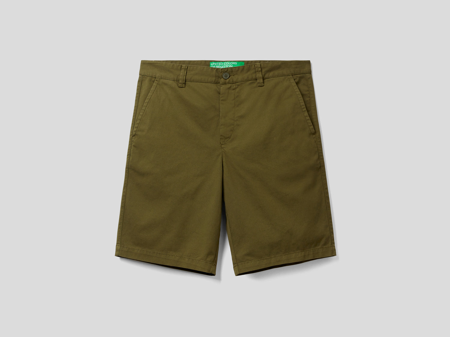 Bermuda chino in cotone stretch da uomo verde militare | Benetton Outlet