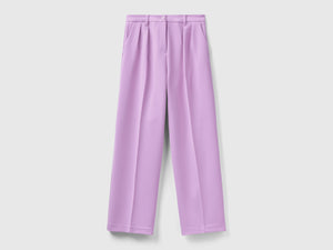 Pantaloni ampi con pieghe