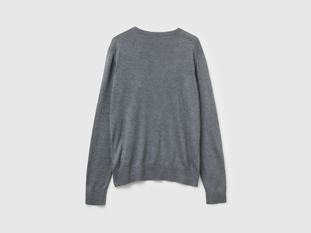 Maglia con scollo a V in misto seta