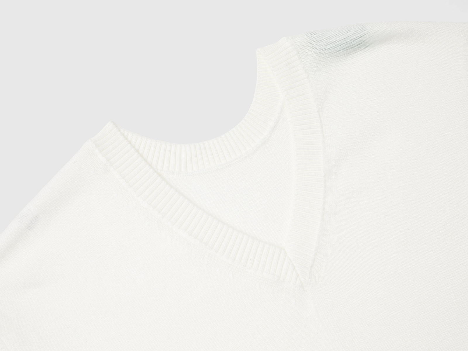 Maglia scollo a V in misto Modal da donna bianco panna 3 | Benetton Outlet