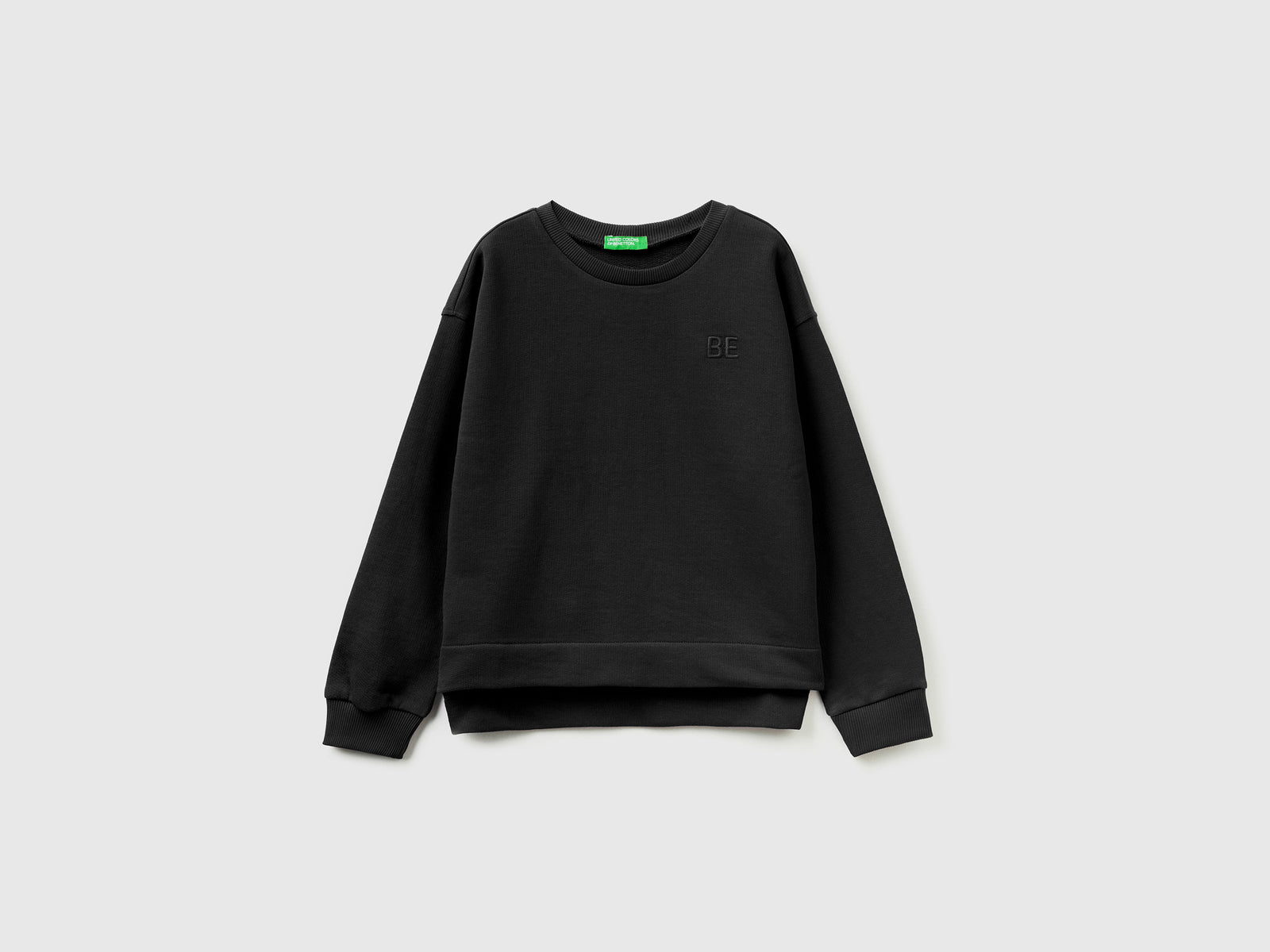 Felpa con ricamo "BE" da bambina nero | Benetton Outlet