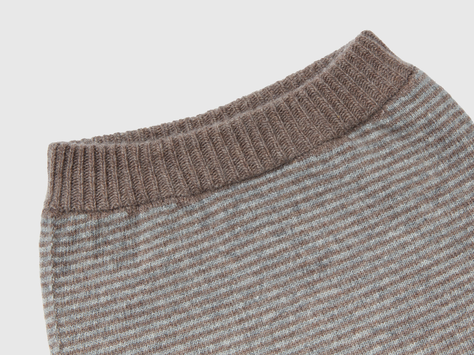 Completo in misto cashmere e lana Merino da neonato grigio scuro 2 | Benetton Outlet
