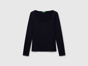 T-shirt con scollo ampio