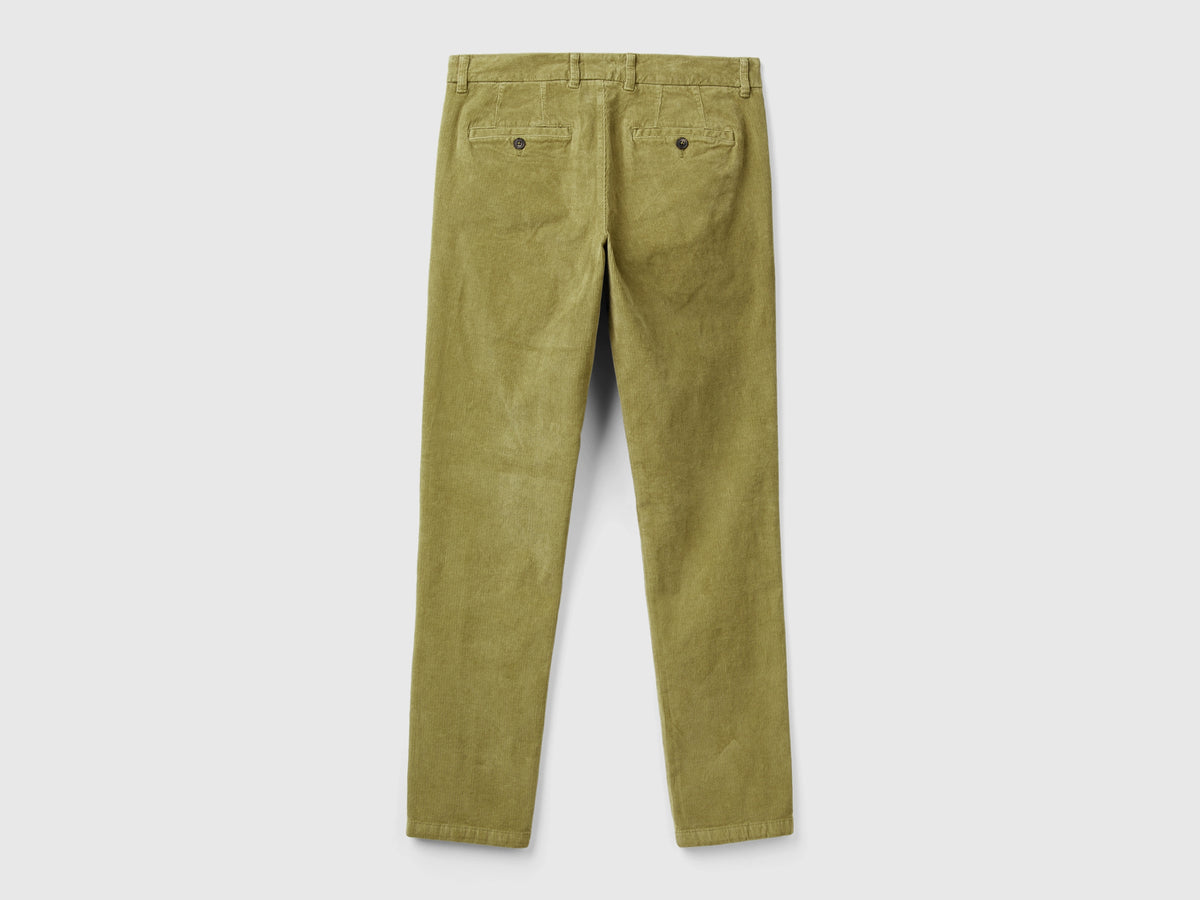 Pantaloni slim fit in velluto stretch