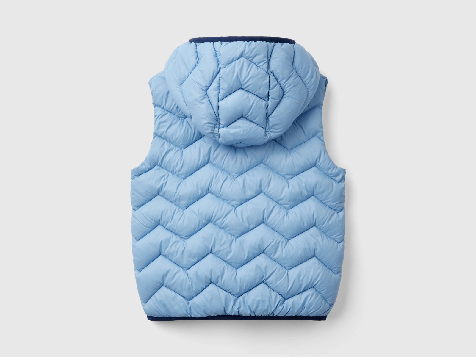 Gilet imbottito con cappuccio da bimbo azzurro 2 | Benetton Outlet