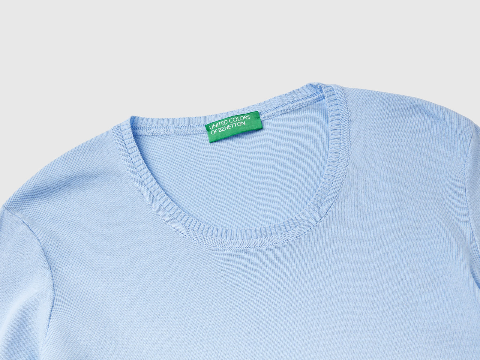 Maglia girocollo in puro cotone da donna celeste 3 | Benetton Outlet