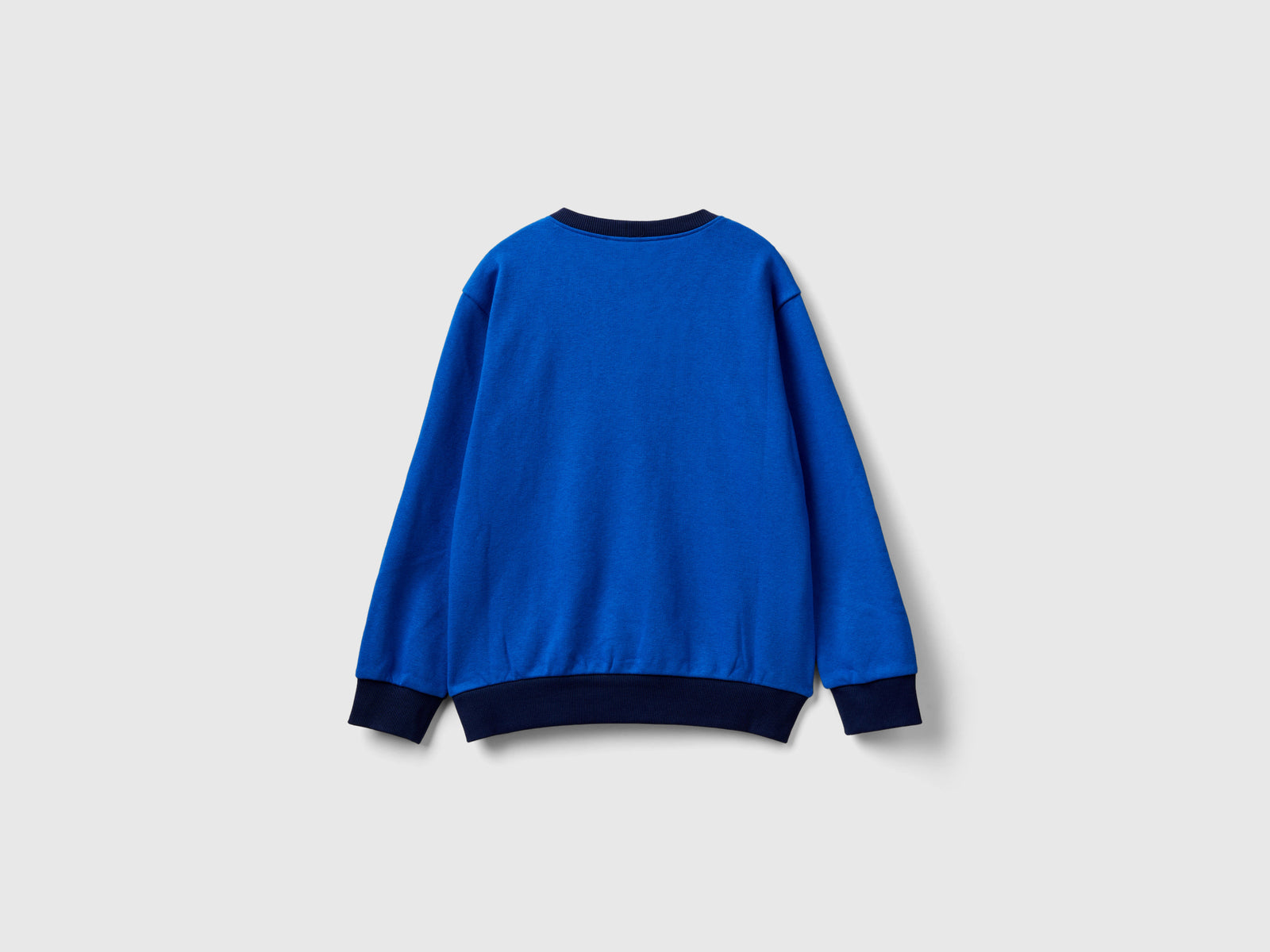 Felpa color block con stampa da bambino blu scuro 2 | Benetton Outlet