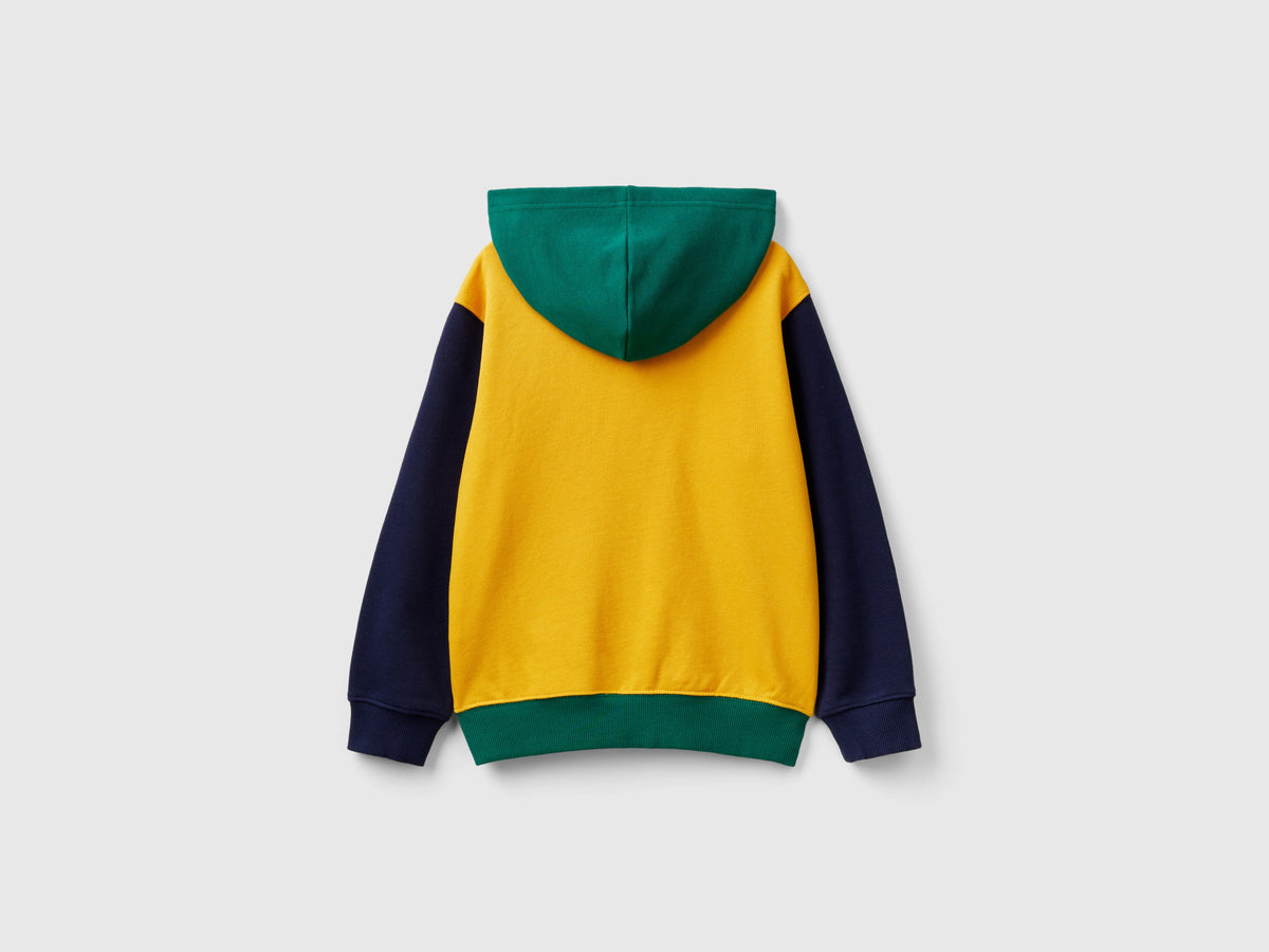 Felpa con zip e ricamo logo