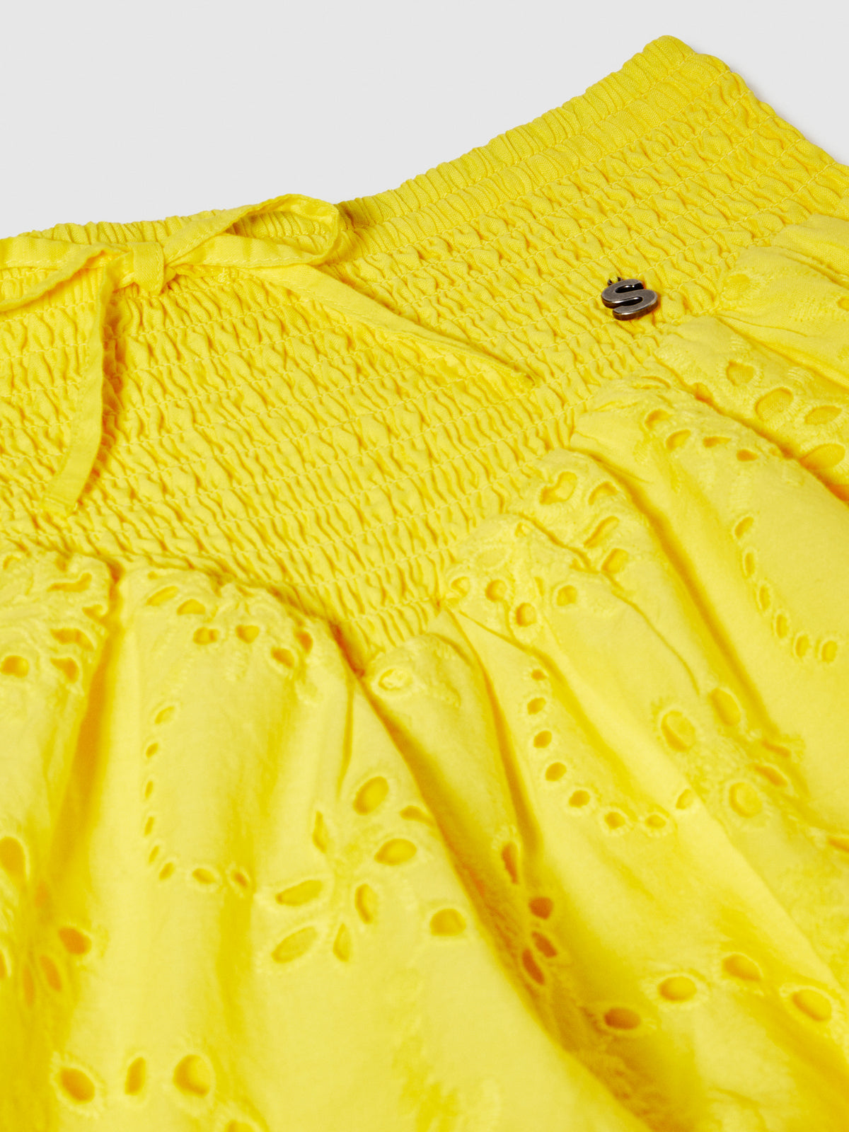 Shorts ricamati